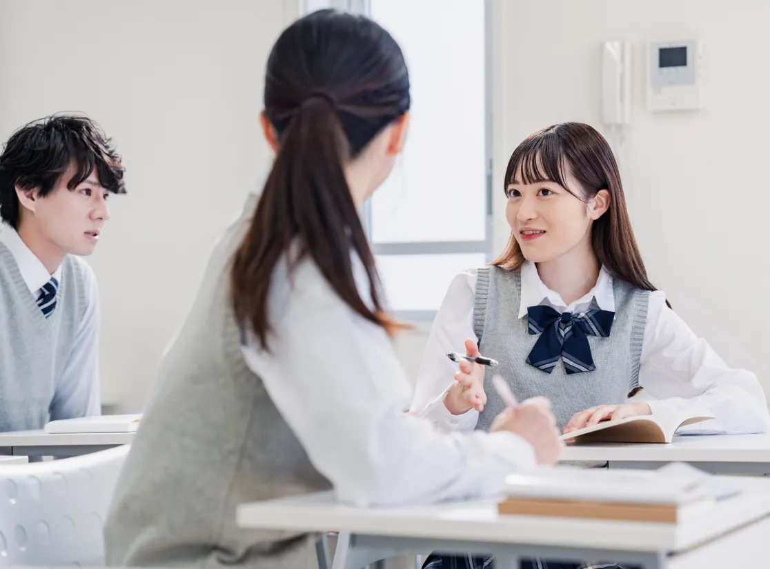 ディベートクラス(中学1年生〜3年生) | Sakura 国語のワークショップ